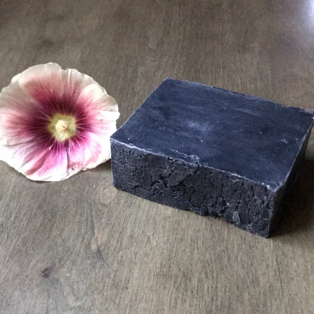 Organic Charcoal Lavender Acne cleansing bar (4.5 oz)/aromatherapy soap/ black - Picture 2 of 6